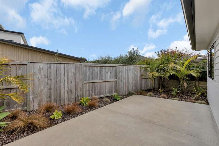 13 Olney Court One Tree Point_13