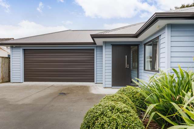 Price adjustment - 174m2 Spacious Modern Townhouse
