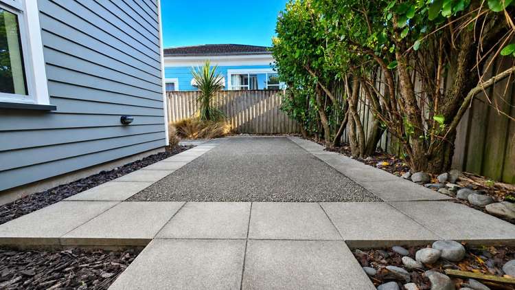  A/5 Adelaide Street Petone_30