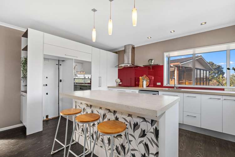 4 Sunny Bay Road Matua_4