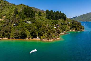 2069 Queen Charlotte Drive_1