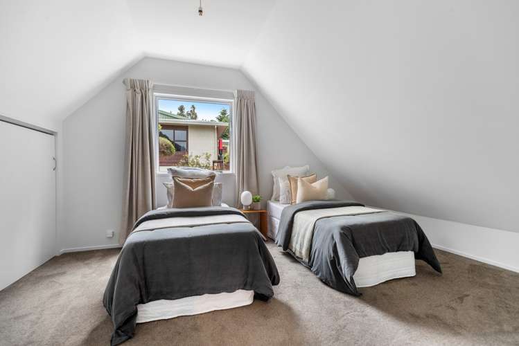 8 Arawata Terrace Fernhill/Sunshine Bay_17