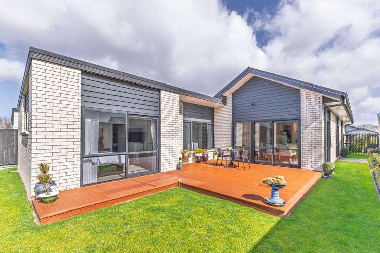 16 Probert Crescent Chartwell_1