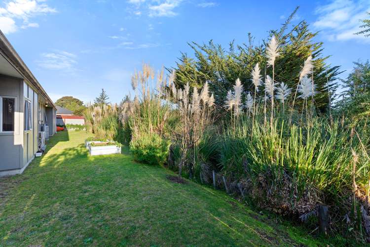 5 Byron Brown Place Otaki Beach_22