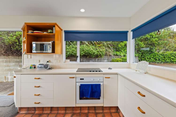2 Settlers Hill Akaroa_10