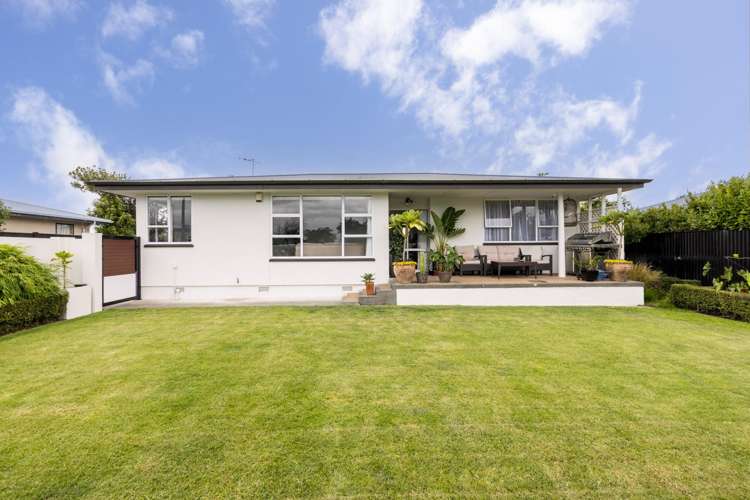 74 Menin Road Onekawa_18