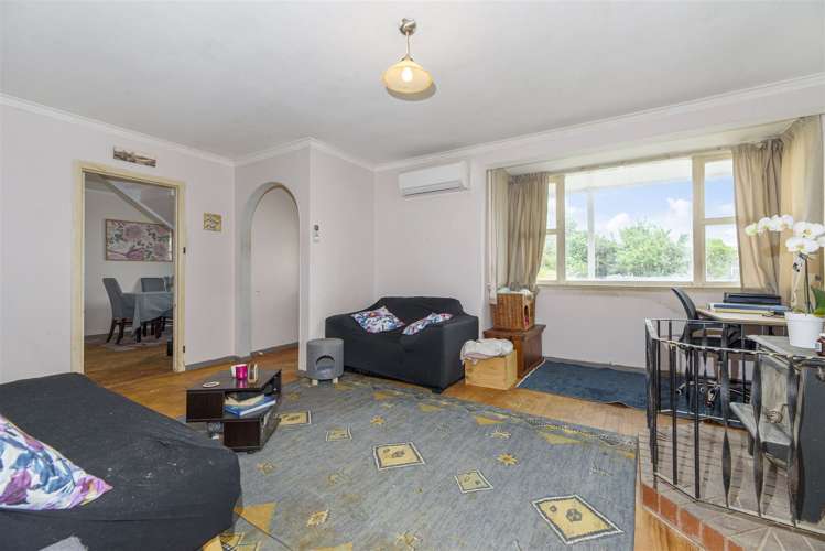 31 Cobham Crescent Kelston_19