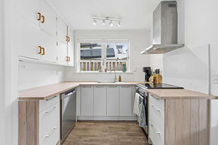 3/718 Beach Road Browns Bay_8