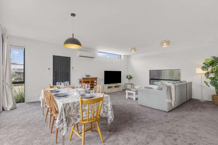2/10 Etherton Drive Weymouth_8
