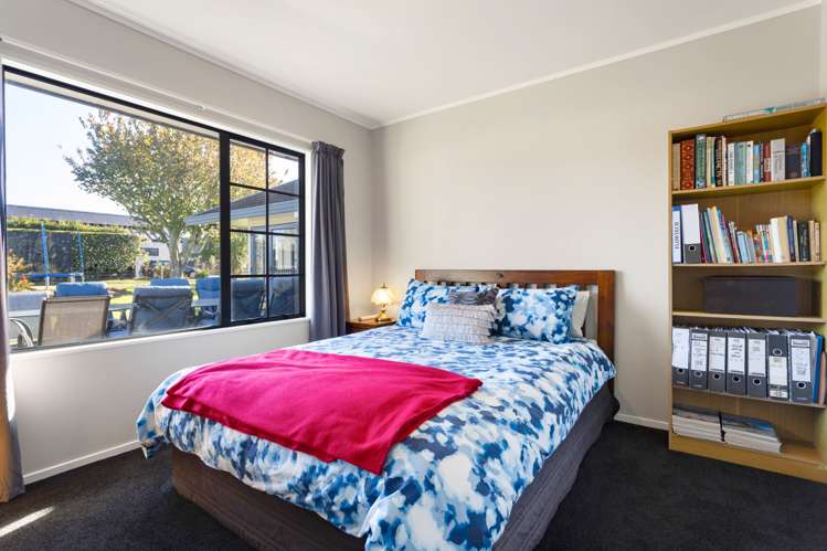 64 Athlone Drive Cambridge_30