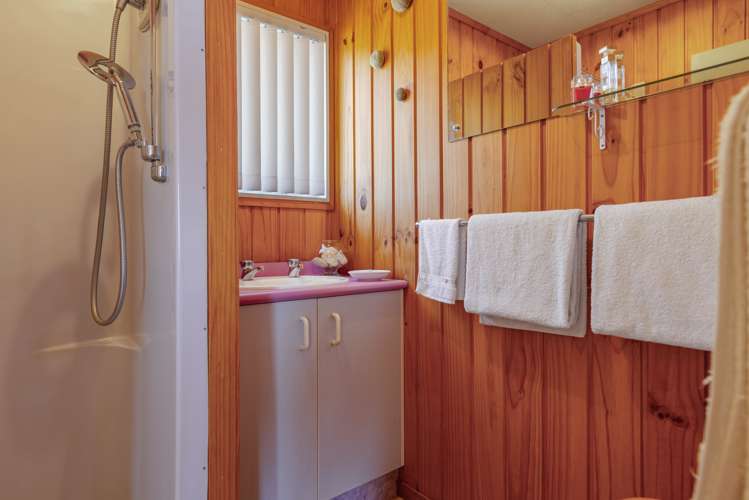 42 Stratford Drive Cable Bay_13