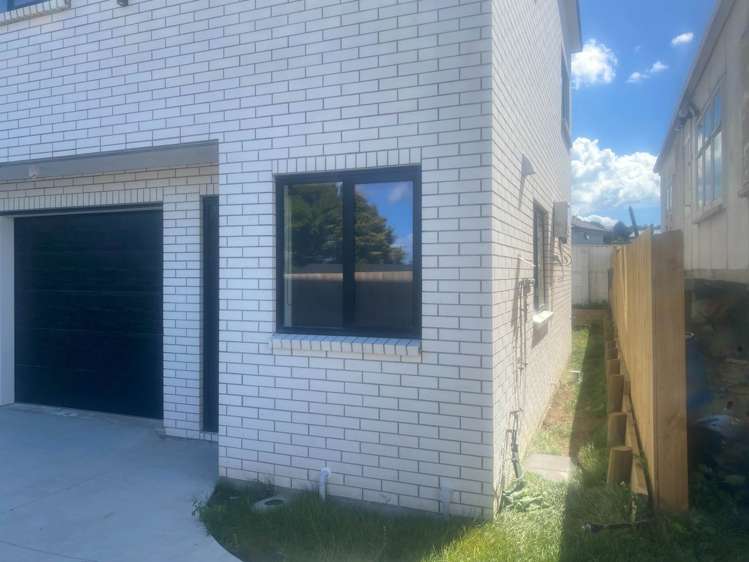61 Commissariat Road Mt Wellington_15