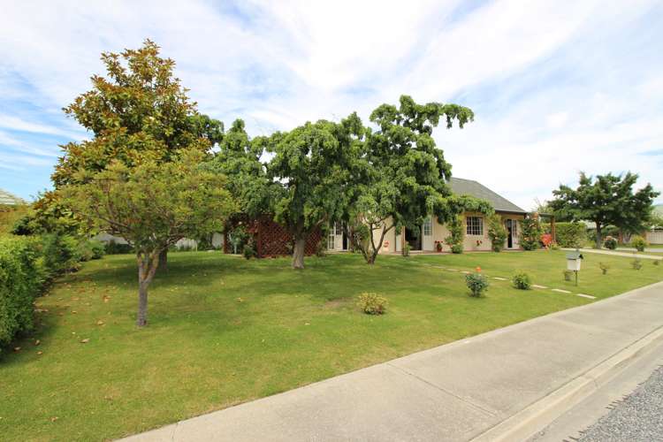 2 Fir Close Alexandra_19