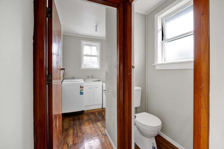 85 Collins Street Hawera_18