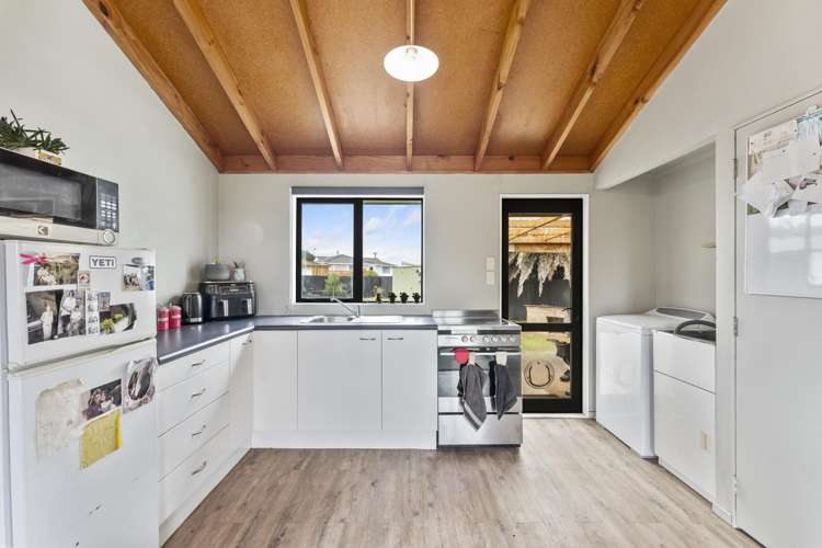 27 Ruanui Street Himatangi Beach_7