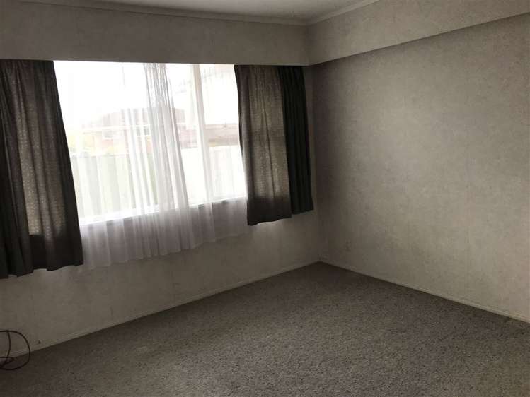 1/11 Sea Spray Drive Bucklands Beach_14