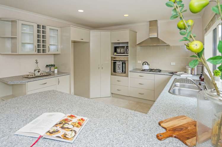 13 William Woods Court Flat Bush_8