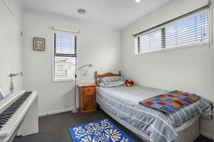 19 Latimer Way Petone_12