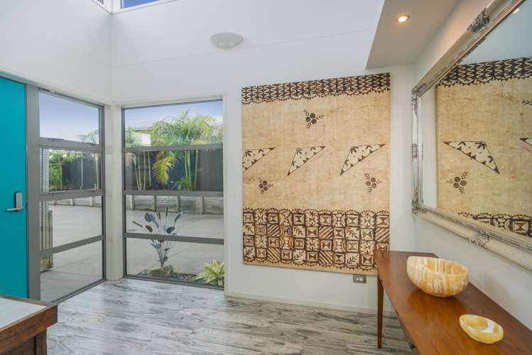 7 Triumph Dell Pauanui_24