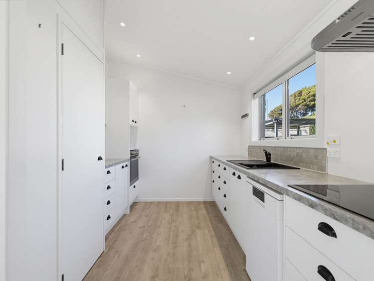 2b/66 Ocean Road Ohope_6