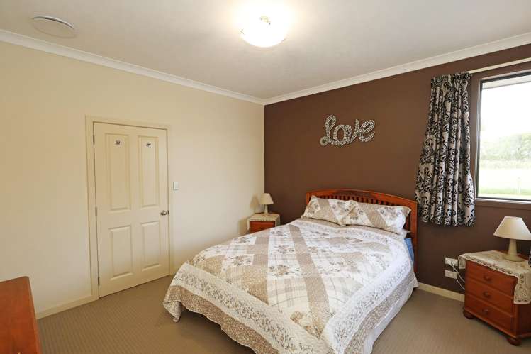 203 Pomona Road East Makarewa_18