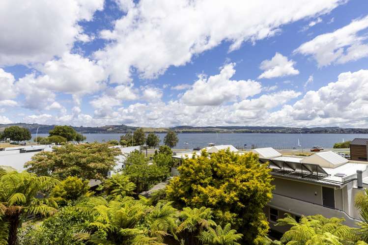 358 Lake Terrace Two Mile Bay_25