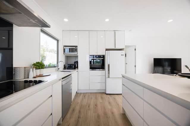 37A Lysander Crescent Beach Haven_3
