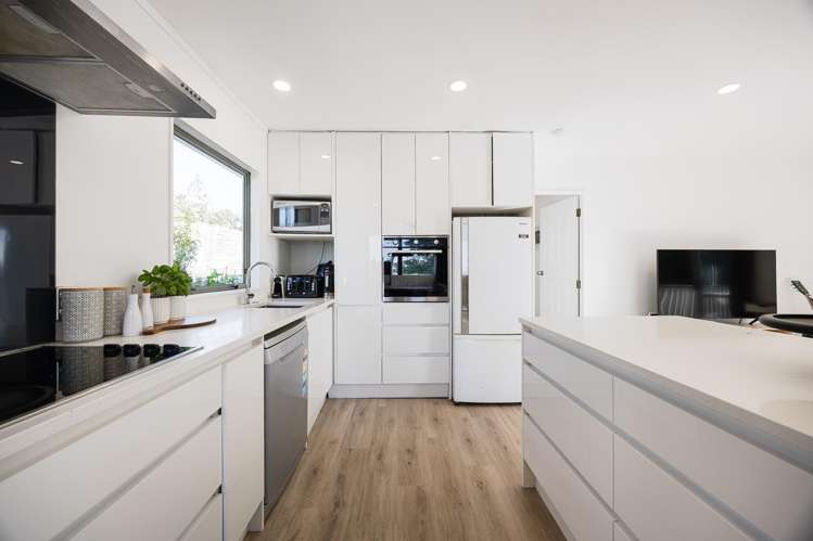 37A Lysander Crescent Beach Haven_2