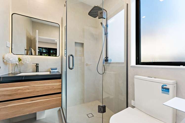 2C Meadway Sunnyhills_15