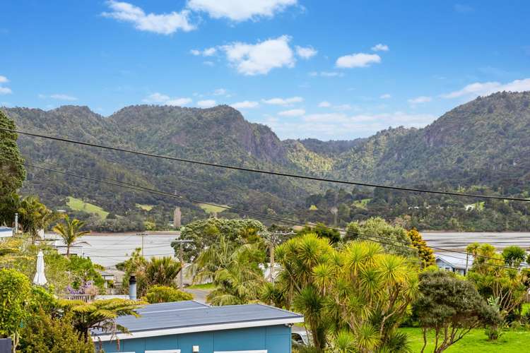 37 Foster Avenue Huia_13