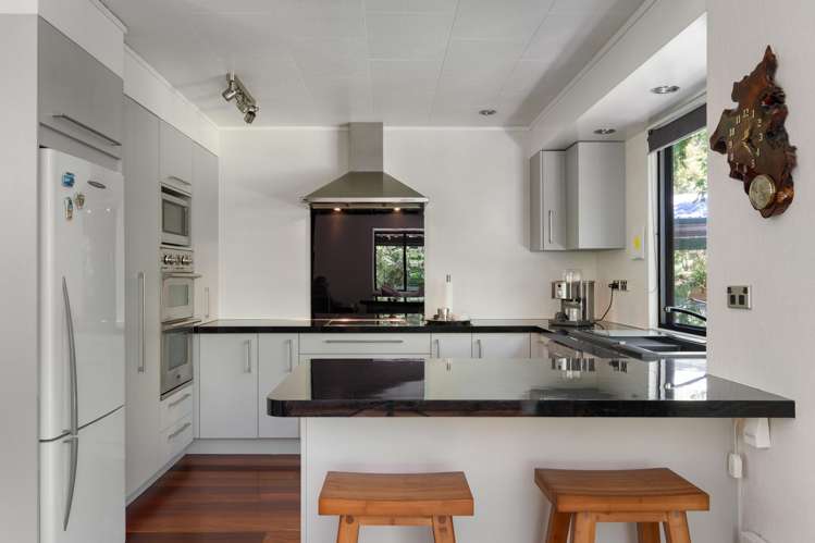 358 Valley Road Whataupoko_2