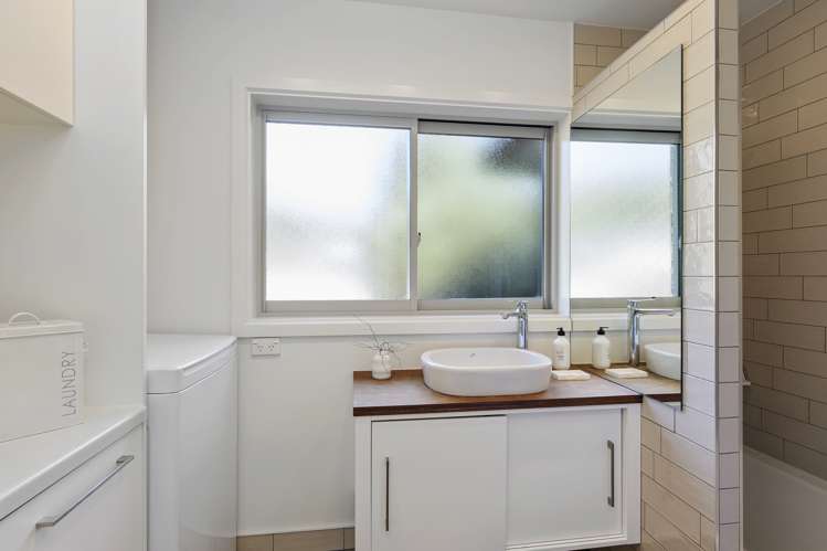 16a Denman Street Sumner_14