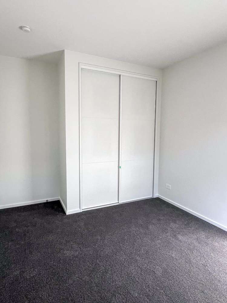 28 Accadia Drive 11103_11