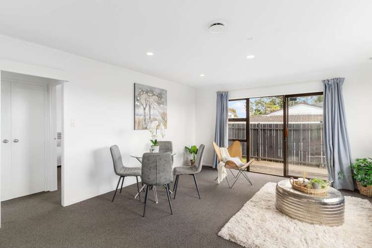 2/56 Challen Close Conifer Grove_5