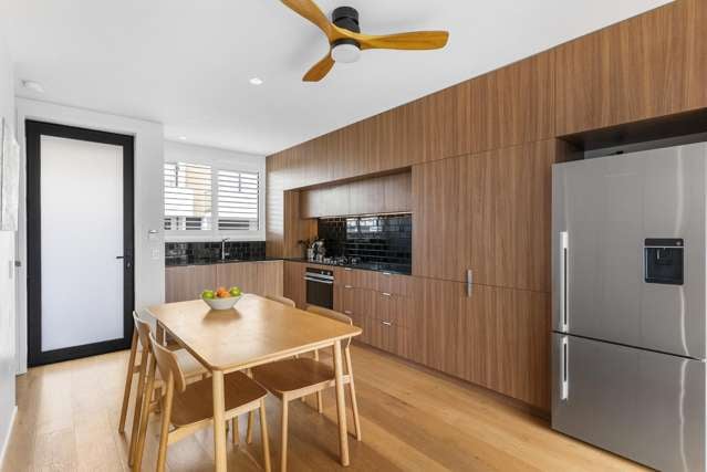 12 Jean Caldwell Way Island Bay_2