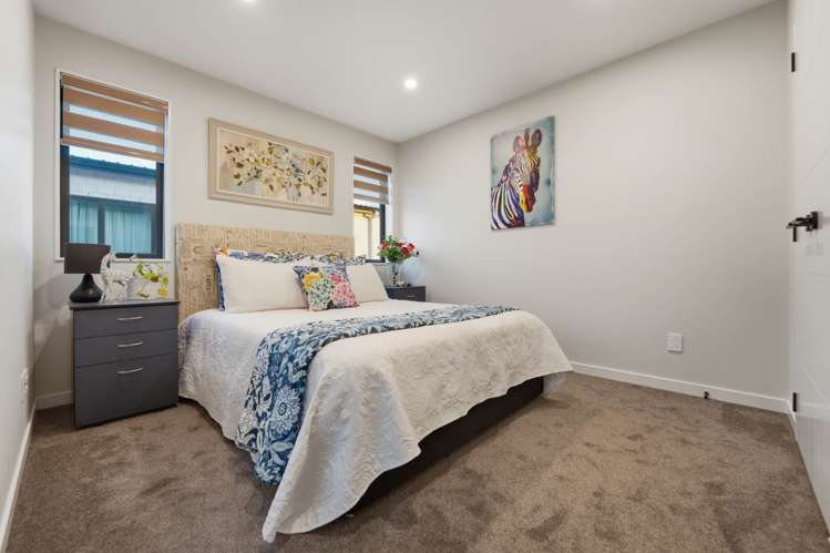 26 Ridgehill Rise Flat Bush_23