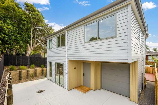 Act Fast! Golden Opportunity for 4 Beds Home