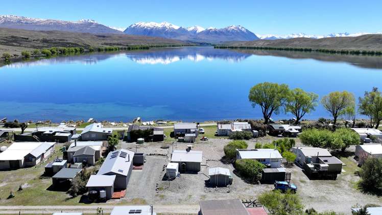 Hut 38 217 Lake Alexandrina South Road Lake Tekapo_24