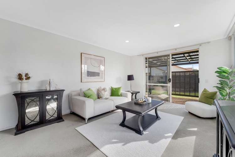 11 Fernbrook Close_3