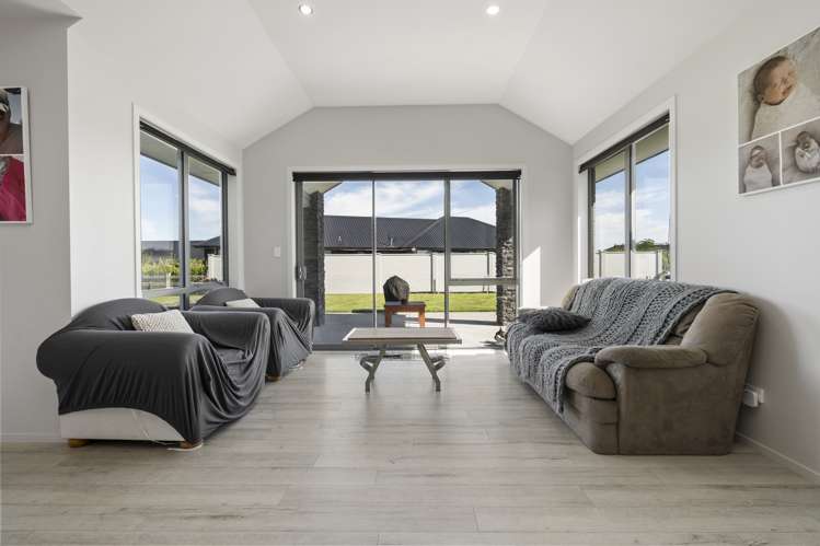 51 Baxter Michael Crescent Cambridge_7