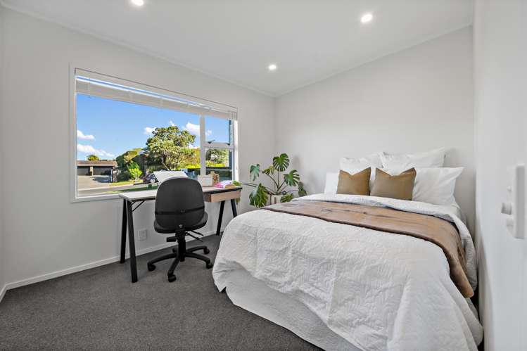 16 Burford Place Mellons Bay_29
