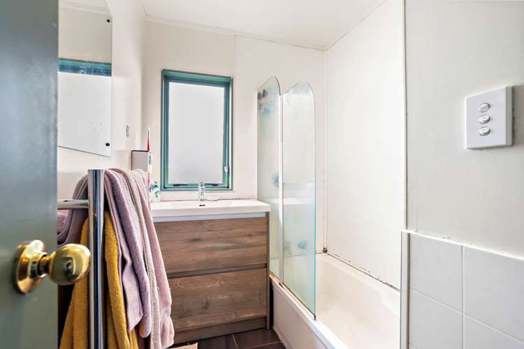 1 Robertson Road Ranui_10