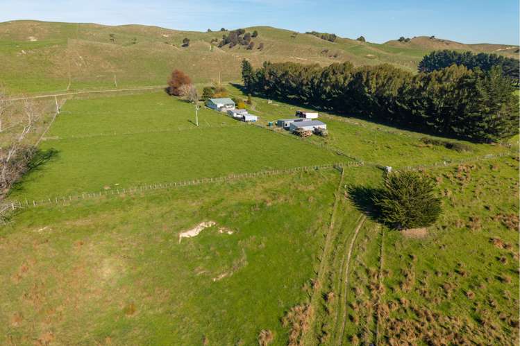 120 Okarae Road Rangitikei Surrounds_11