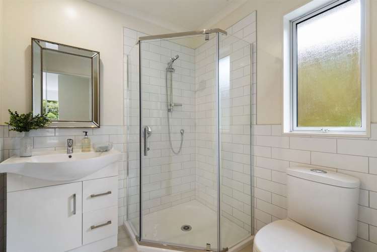 11 Viridian Lane Greenhithe_10