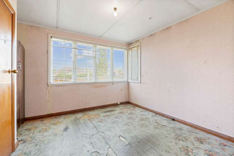 64 Leybourne Circle Glen Innes_13