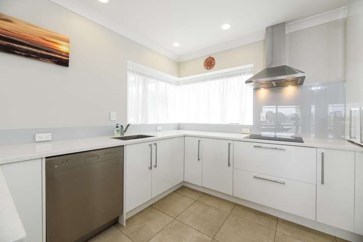 28a Mcfadzean Drive Blockhouse Bay_24