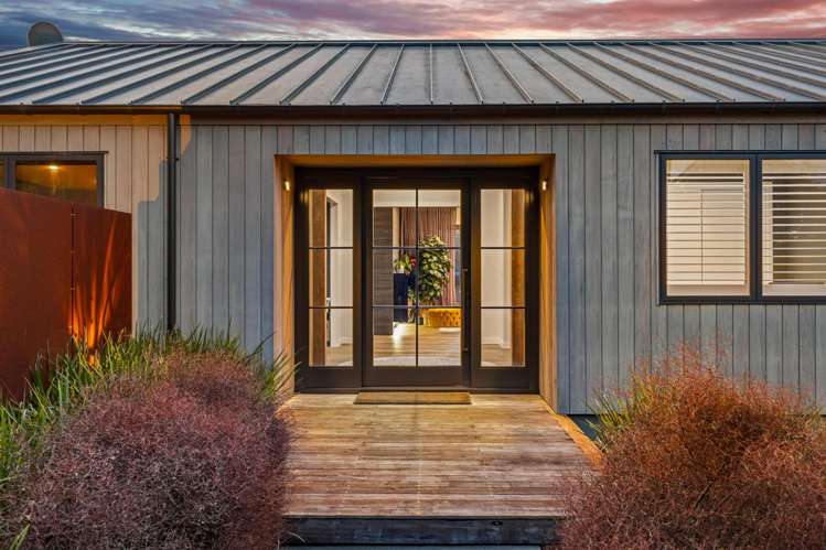 15 Myra Evelyn Grove Dairy Flat_3