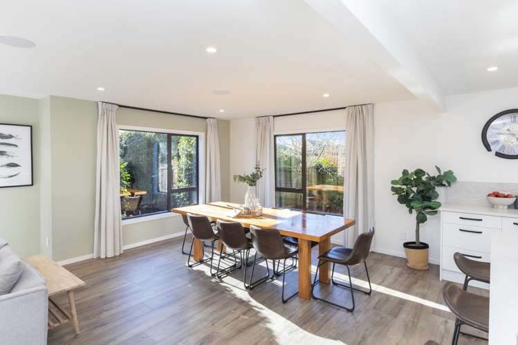 54 Regency Crescent Redwood_8