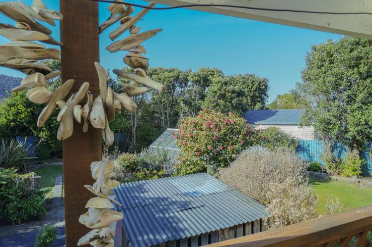 32 Domett Esplanade Cobden_11