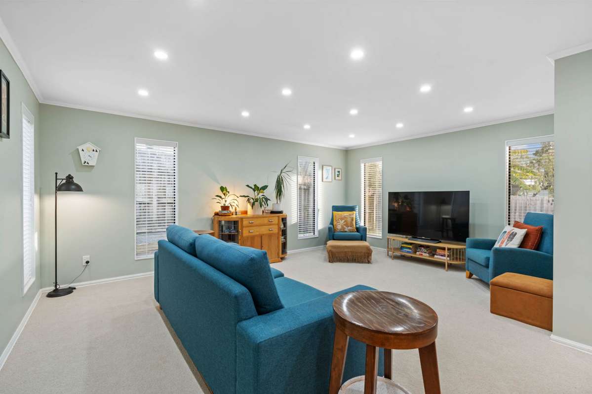 8A Parrs Cross Road_5